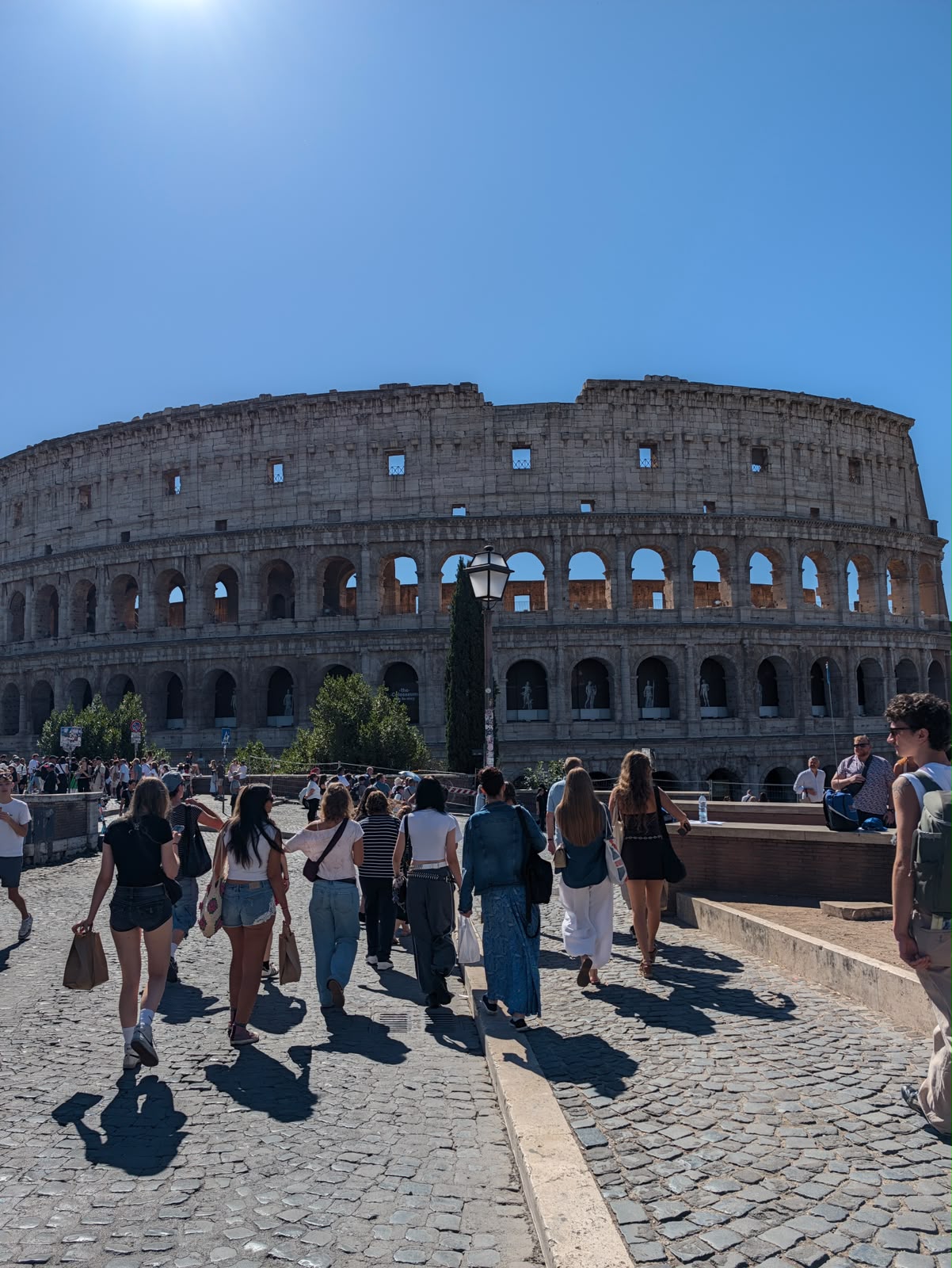 Visita_al_Colosseo.jpeg